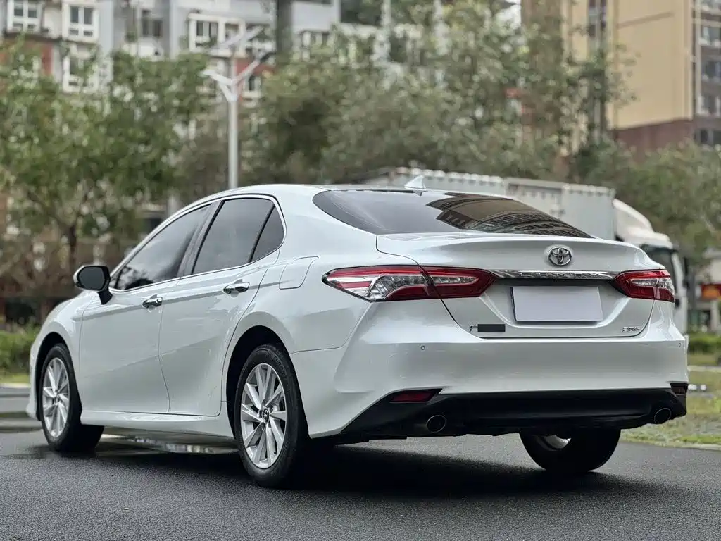 Toyota Camry 2021