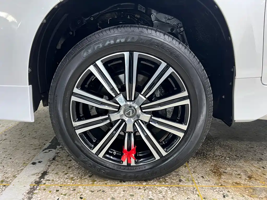 Lexus LX 2019 — фото 13