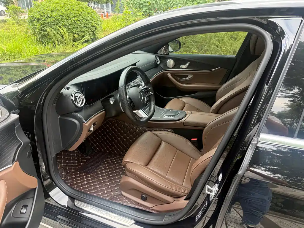 Mercedes-Benz E-Class 2021 — фото 11
