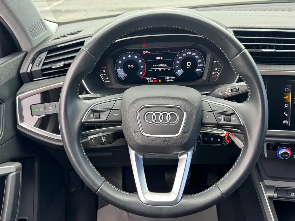 Audi Q3 2021 — фото 13