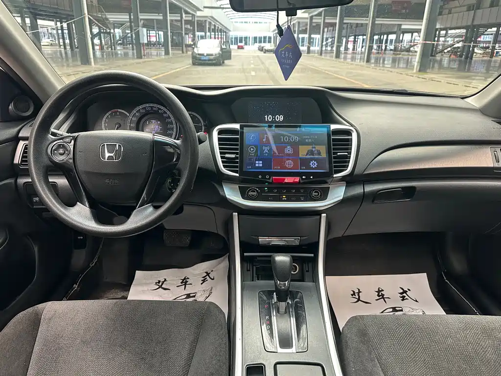 Honda Accord 2016 — фото 11