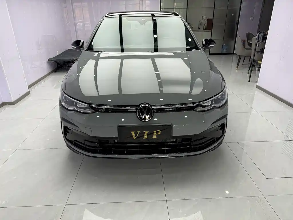 Volkswagen Golf 2024