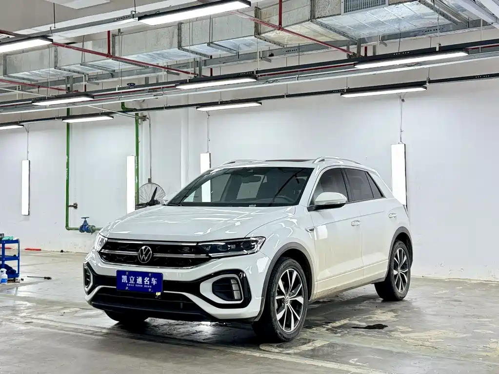 Volkswagen T-Roc 2023 — фото 1