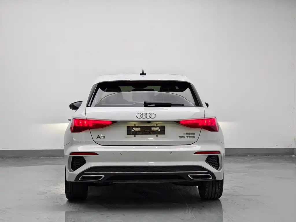 Audi A3 2023 — фото 5