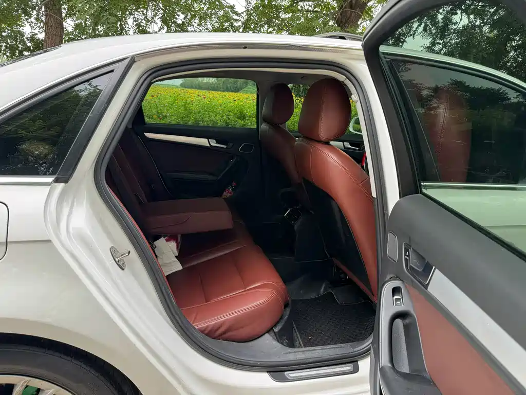 Audi A4L 2015