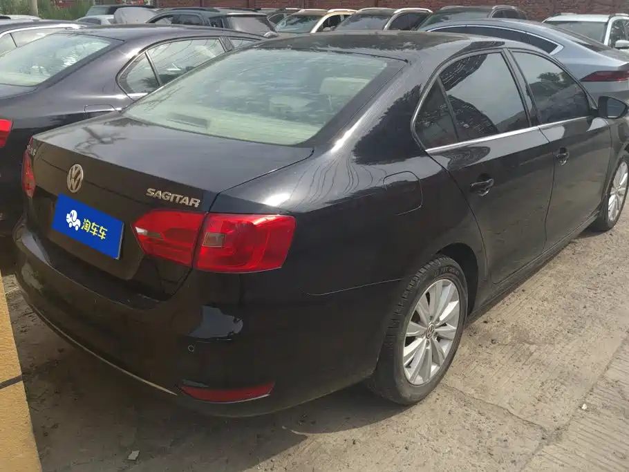 Volkswagen Sagitar 2014