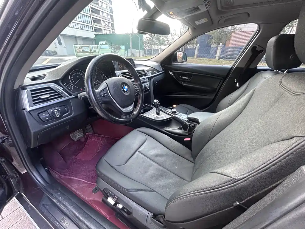BMW 3 Series 2017 — фото 13