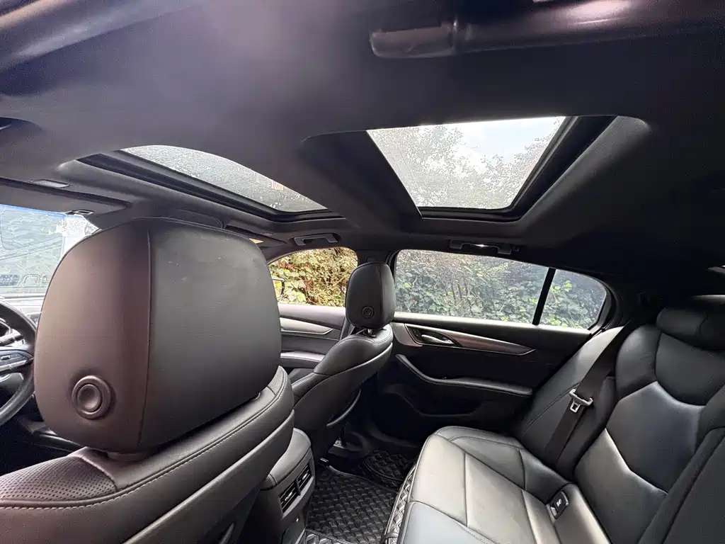 Cadillac CT5 2023 — фото 10
