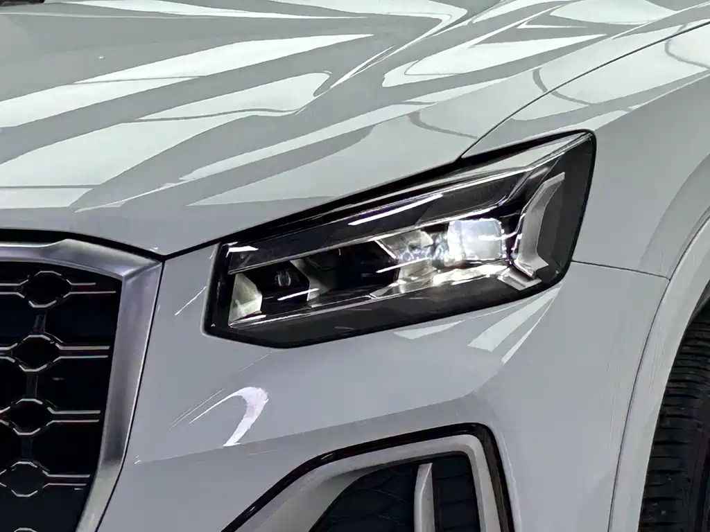 Audi Q2L 2023 — фото 7
