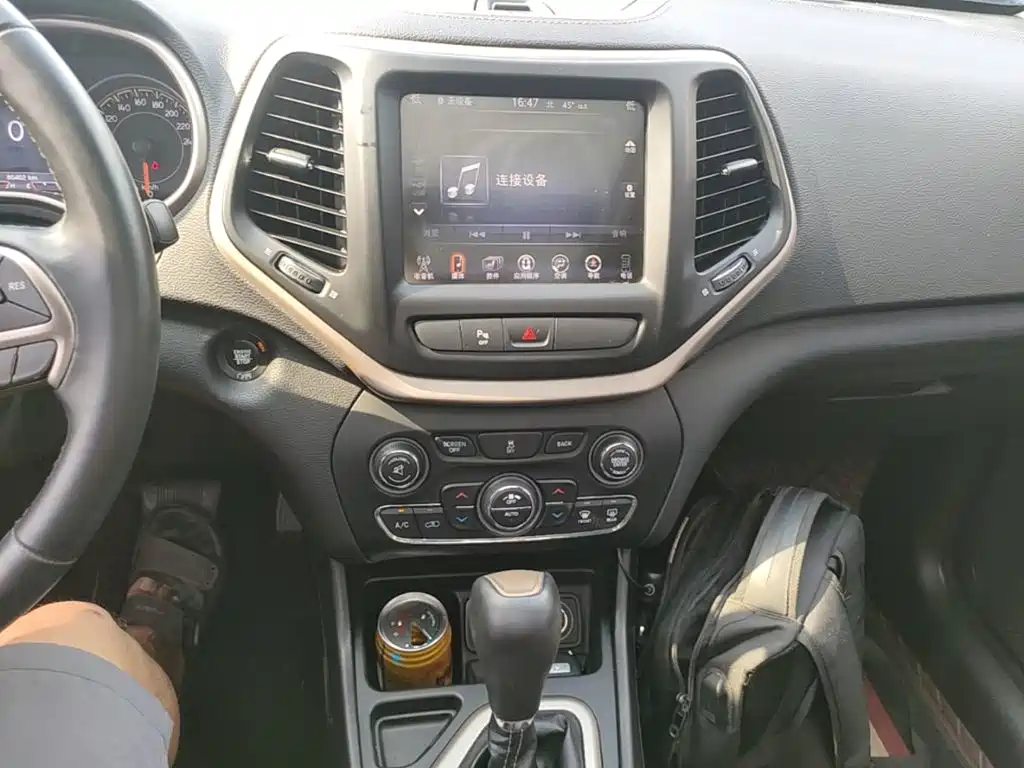 Jeep Cherokee 2017 — фото 13