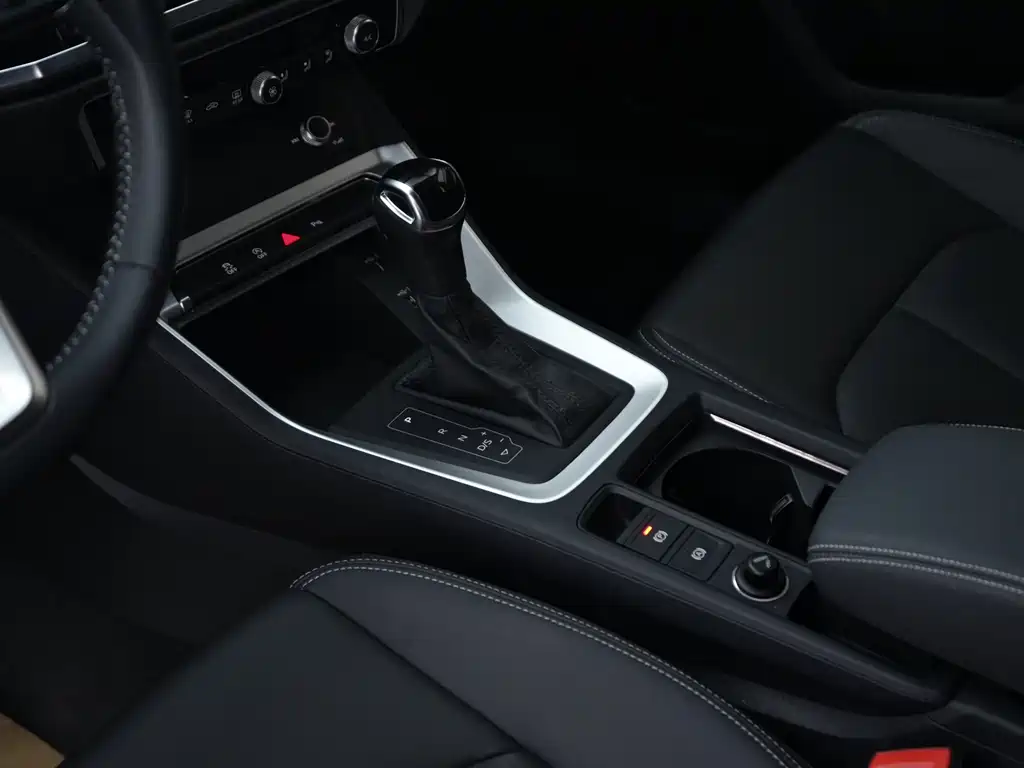 Audi Q3 2020 — фото 14