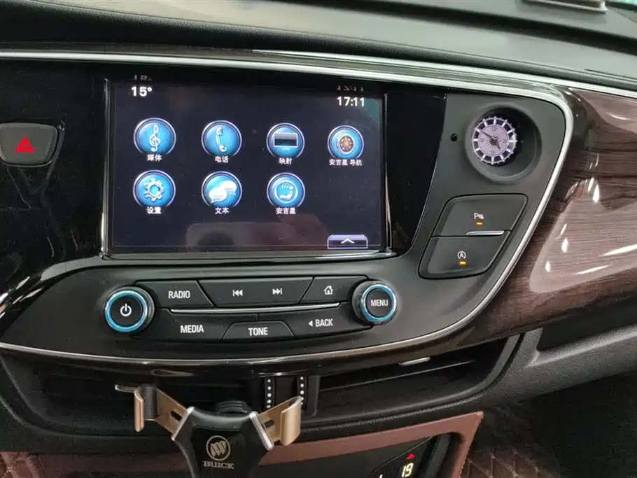 Buick Envision Plus 2017 — фото 12