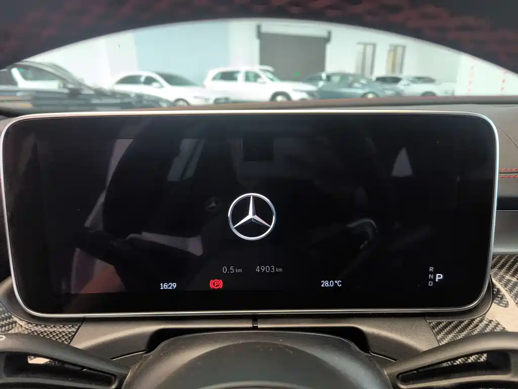 Mercedes-Benz C-Class AMG 2025 — фото 12
