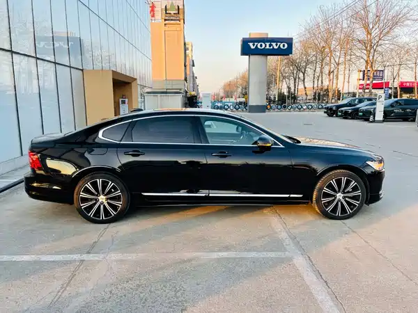 Volvo S90 2024