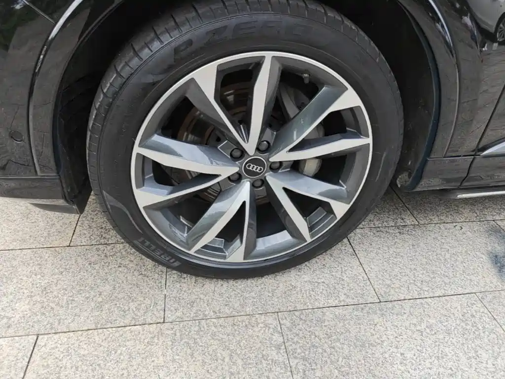 Audi Q7 2022 — фото 23