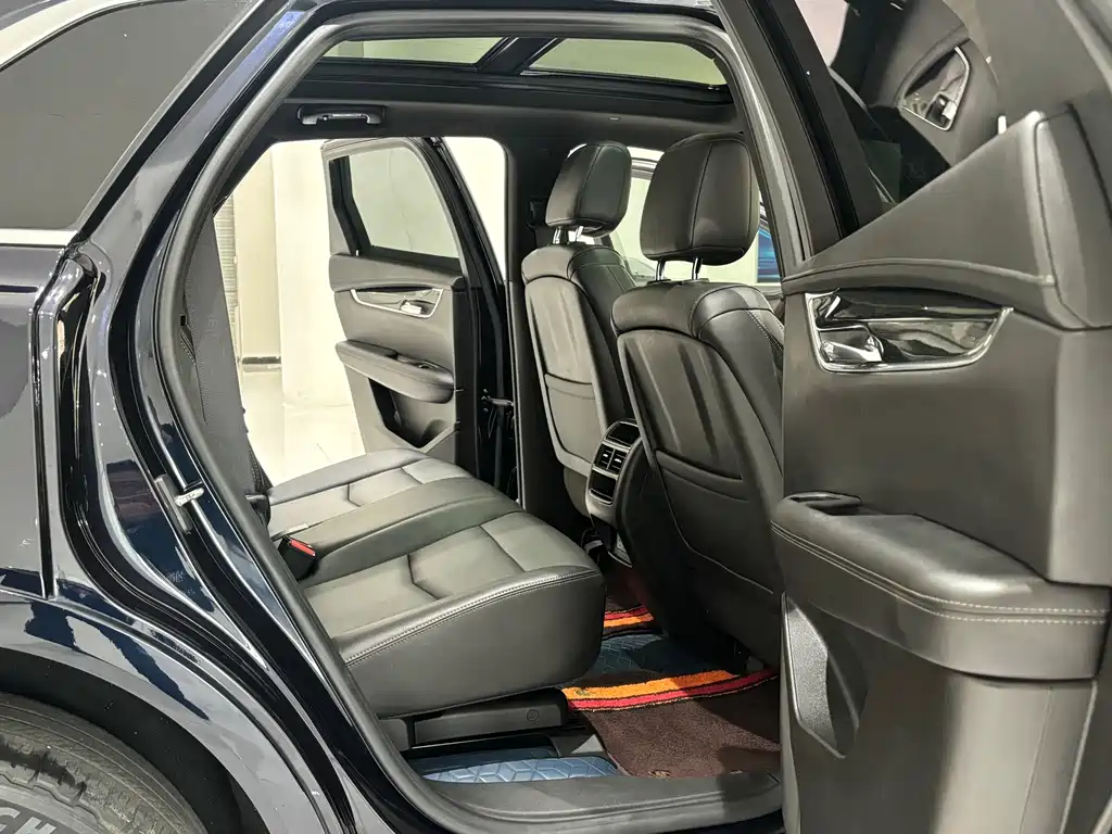 Cadillac XT5 2021 — фото 9