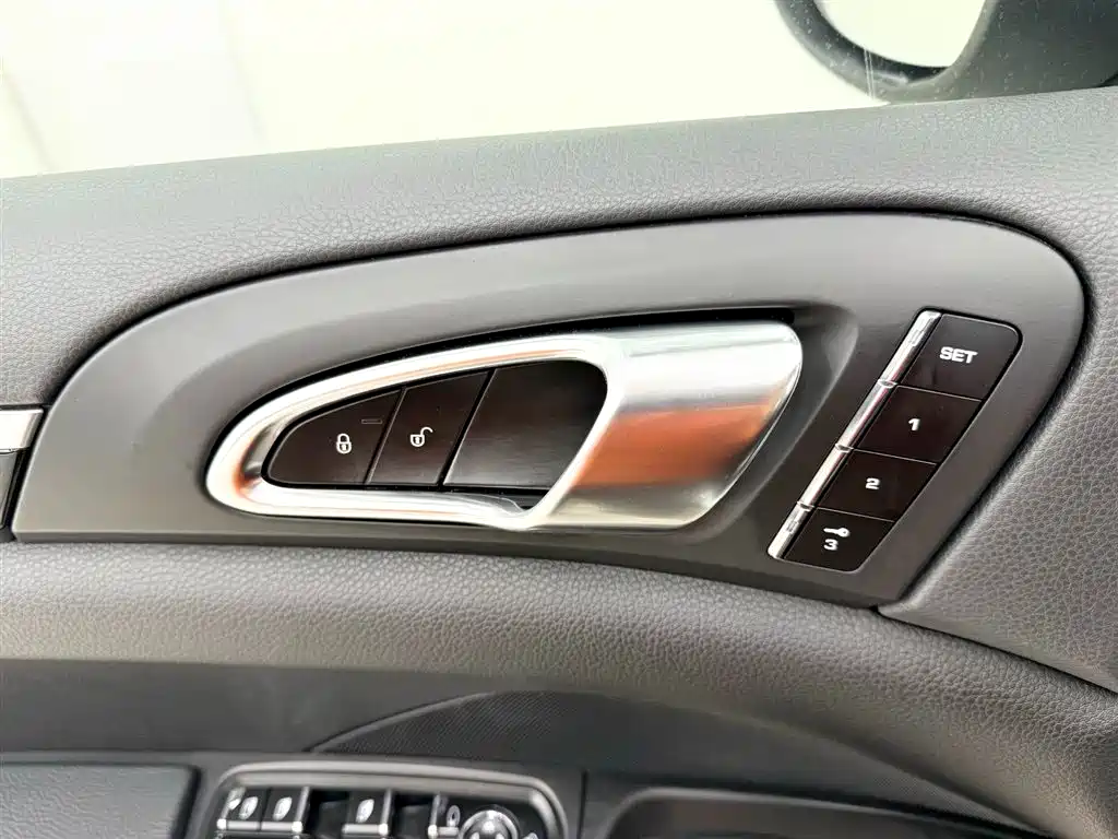 Porsche Cayenne 2015 — фото 15