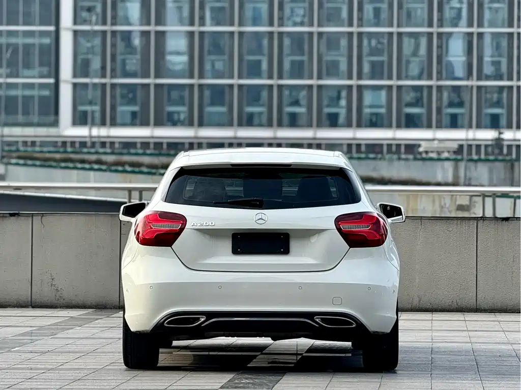 Mercedes-Benz A-Class 2017 — фото 4