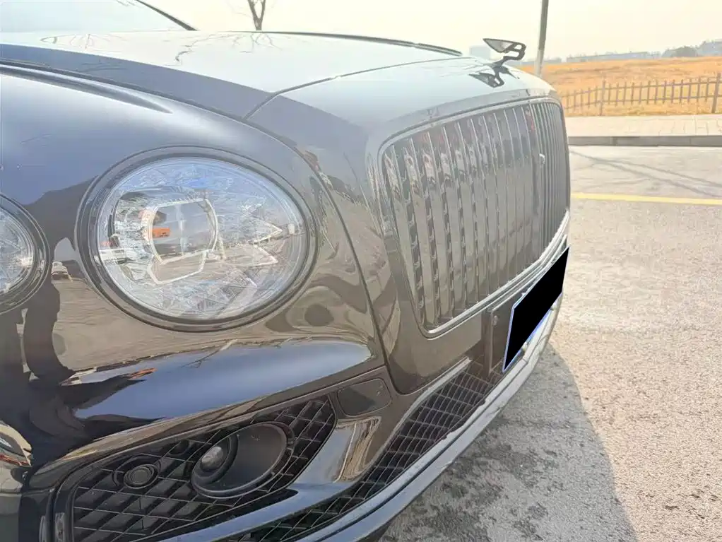 Bentley Flying Spur PHEV 2023 — фото 2