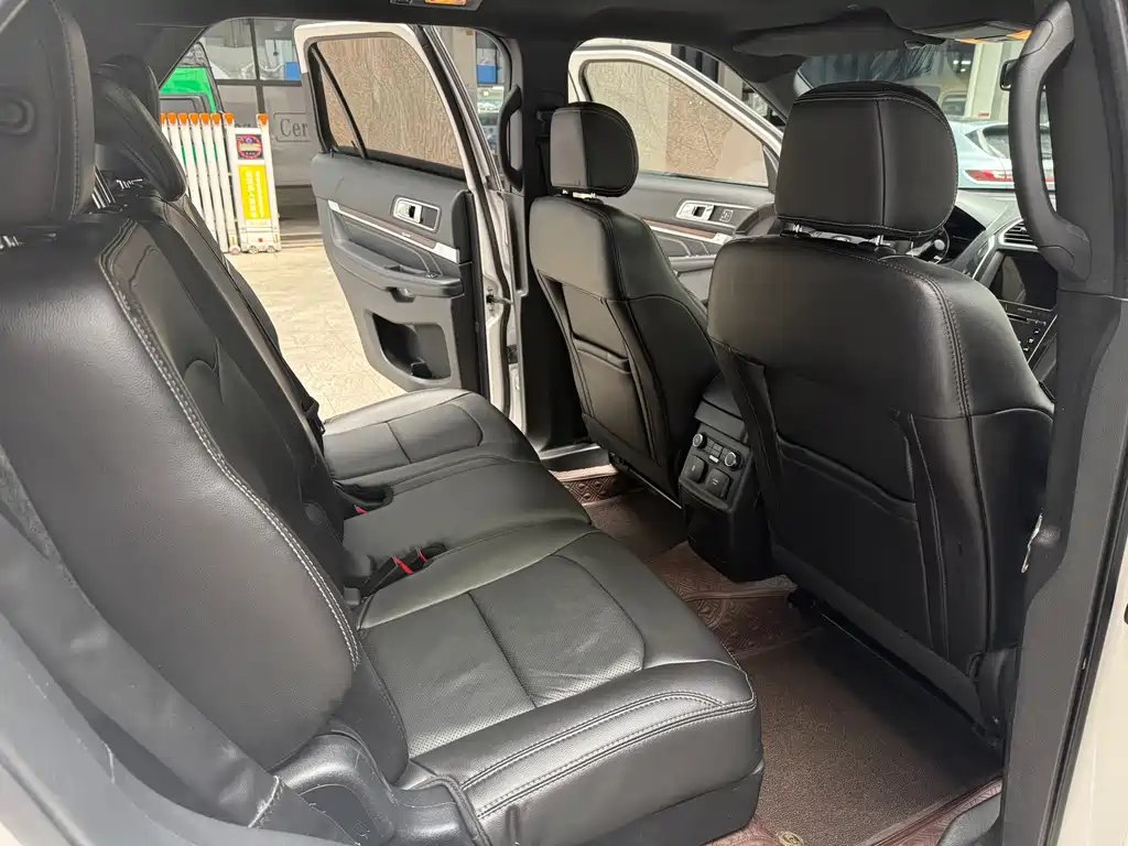 Ford Explorer 2018 — фото 12