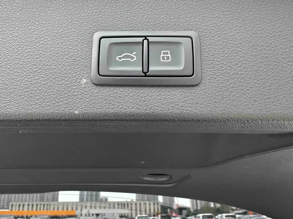 Audi Q2L 2023 — фото 18
