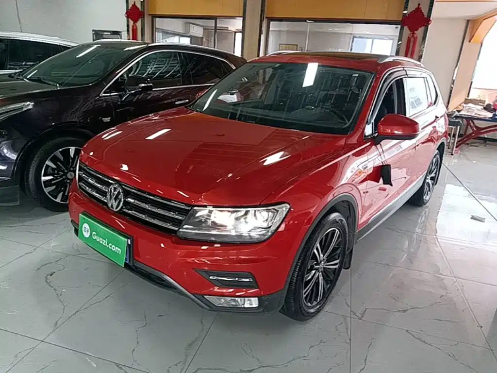 Volkswagen Tiguan L 2020 — фото 1