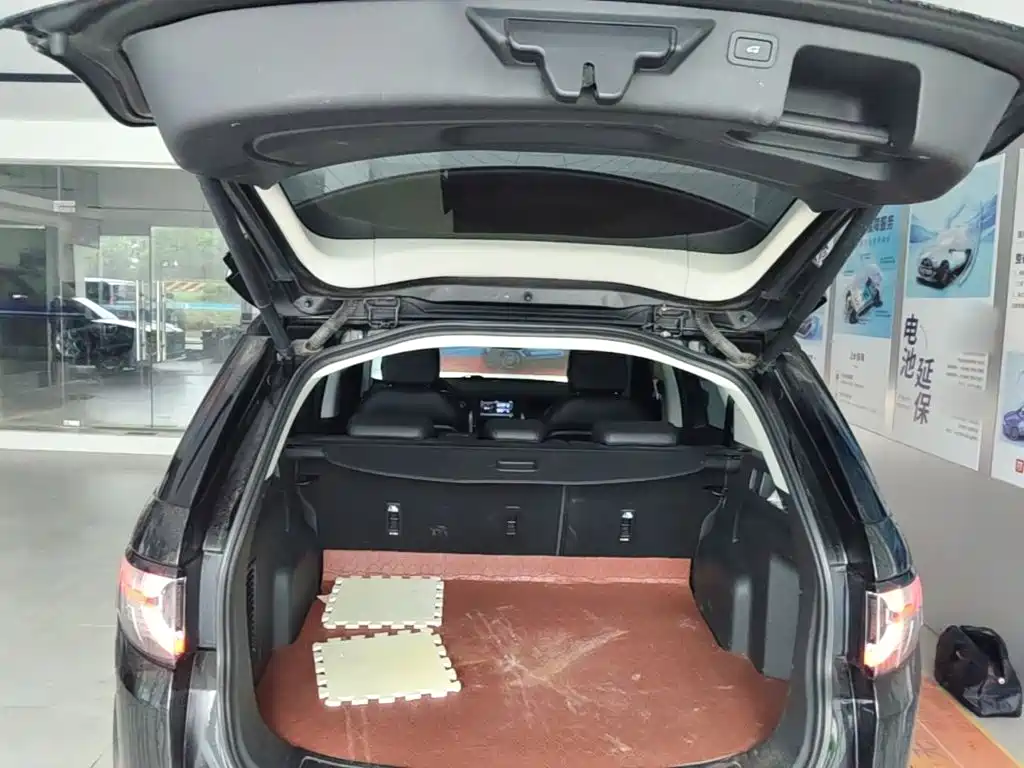 Land Rover Discovery Sport 2017 — фото 19