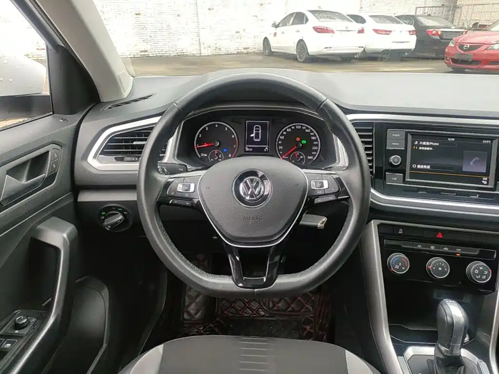Volkswagen T-Roc 2020 — фото 11