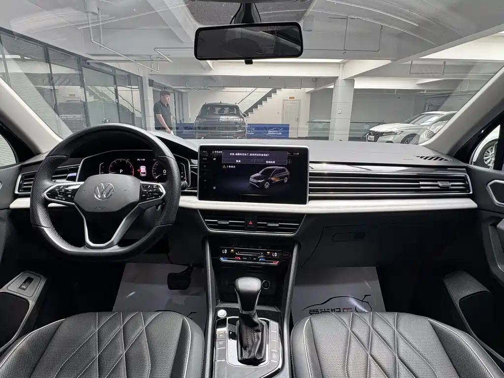 Volkswagen Tiguan L 2022 — фото 10