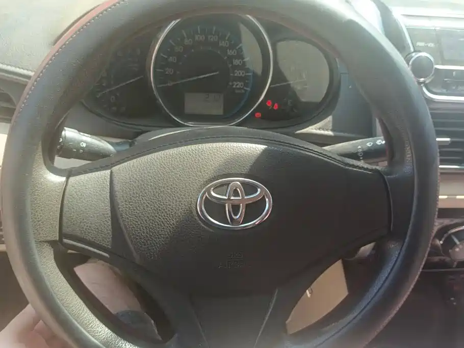 Toyota Vios 2014 — фото 15