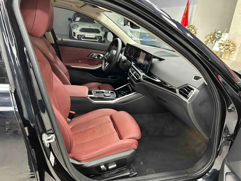 BMW 3 Series 2023 — фото 14