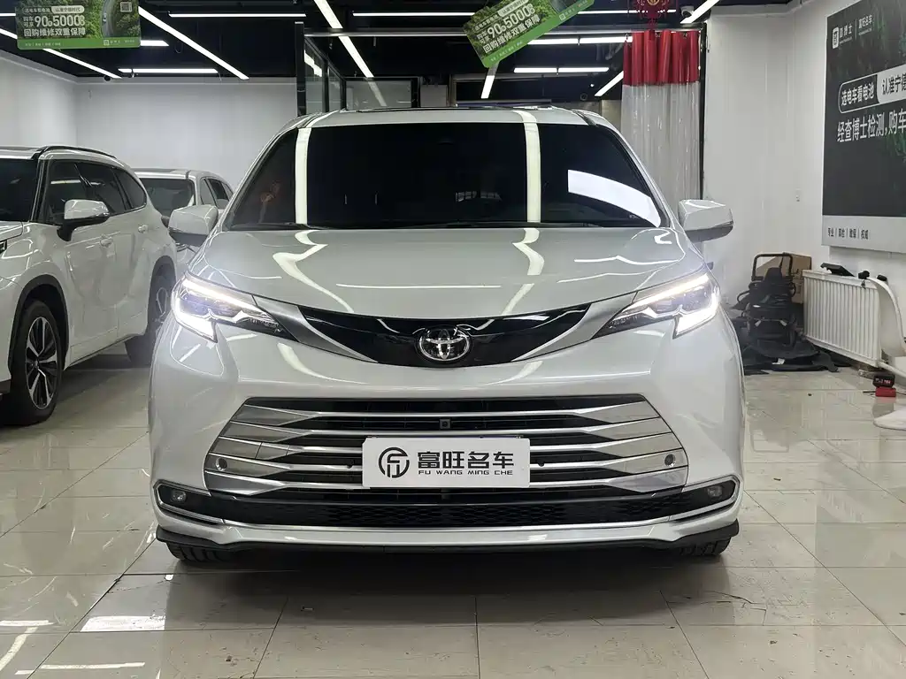 Toyota Sienna 2024