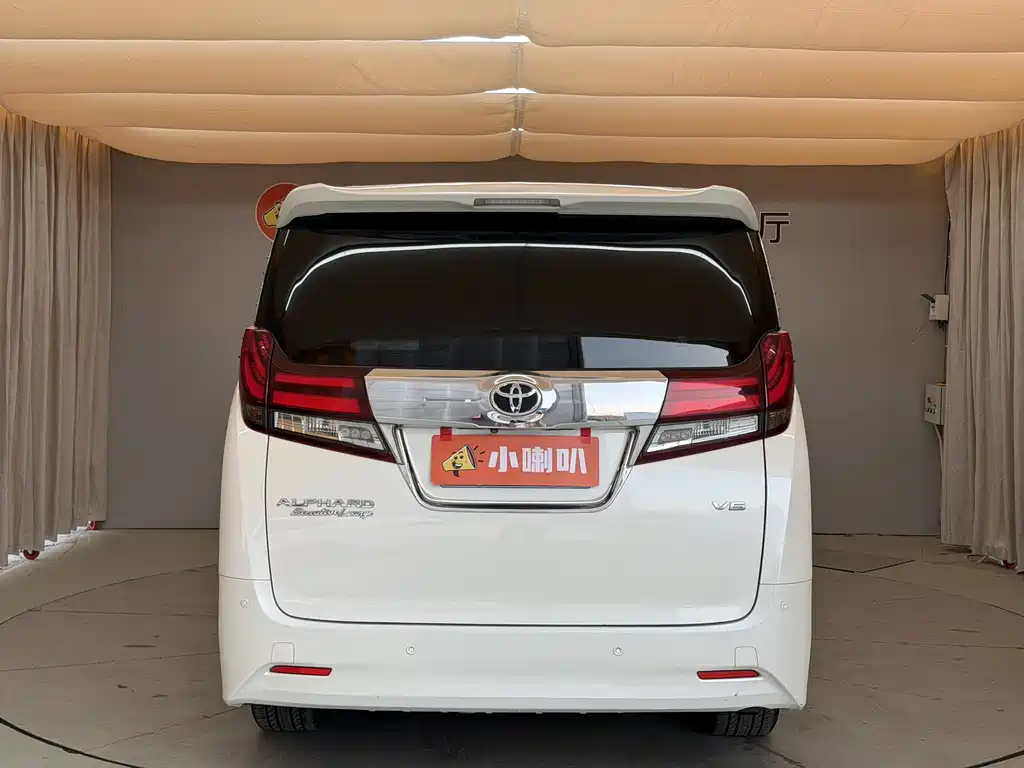 Toyota Alphard 2018 — фото 24