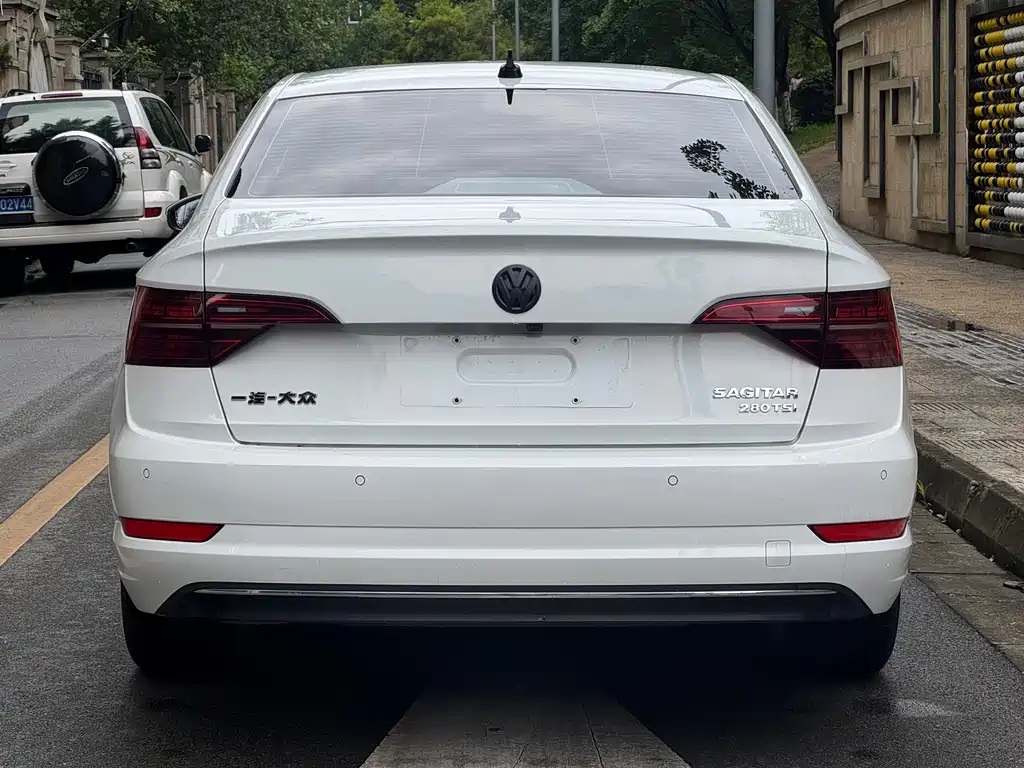 Volkswagen Sagitar 2021