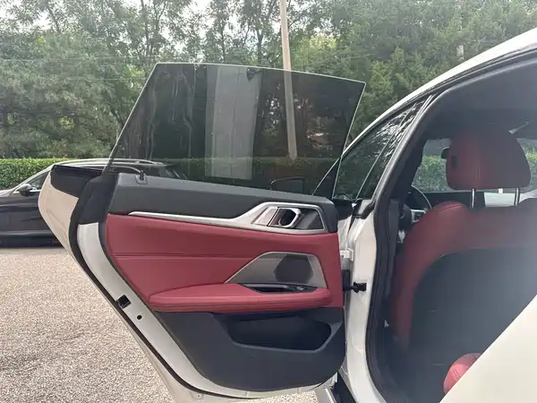 BMW i4 2025