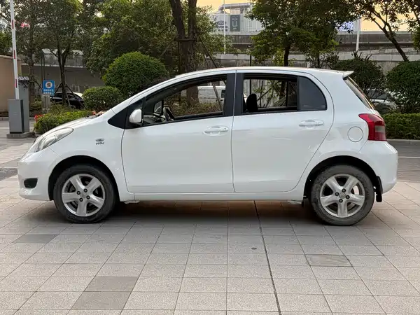 Toyota Yaris 2011