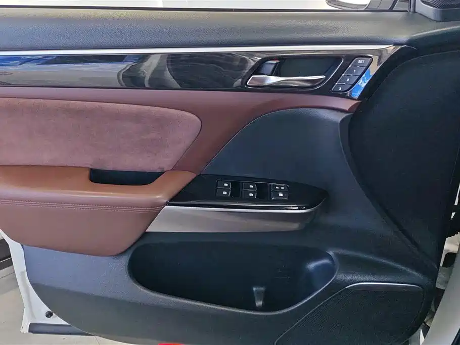 GAC Motor Trumpchi GS8 2018 — фото 7