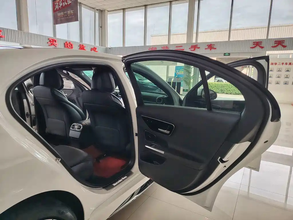 Mercedes-Benz C-Class 2023