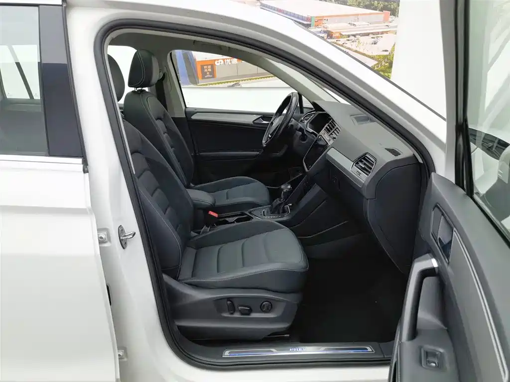 Volkswagen Tiguan L PHEV 2020 — фото 23