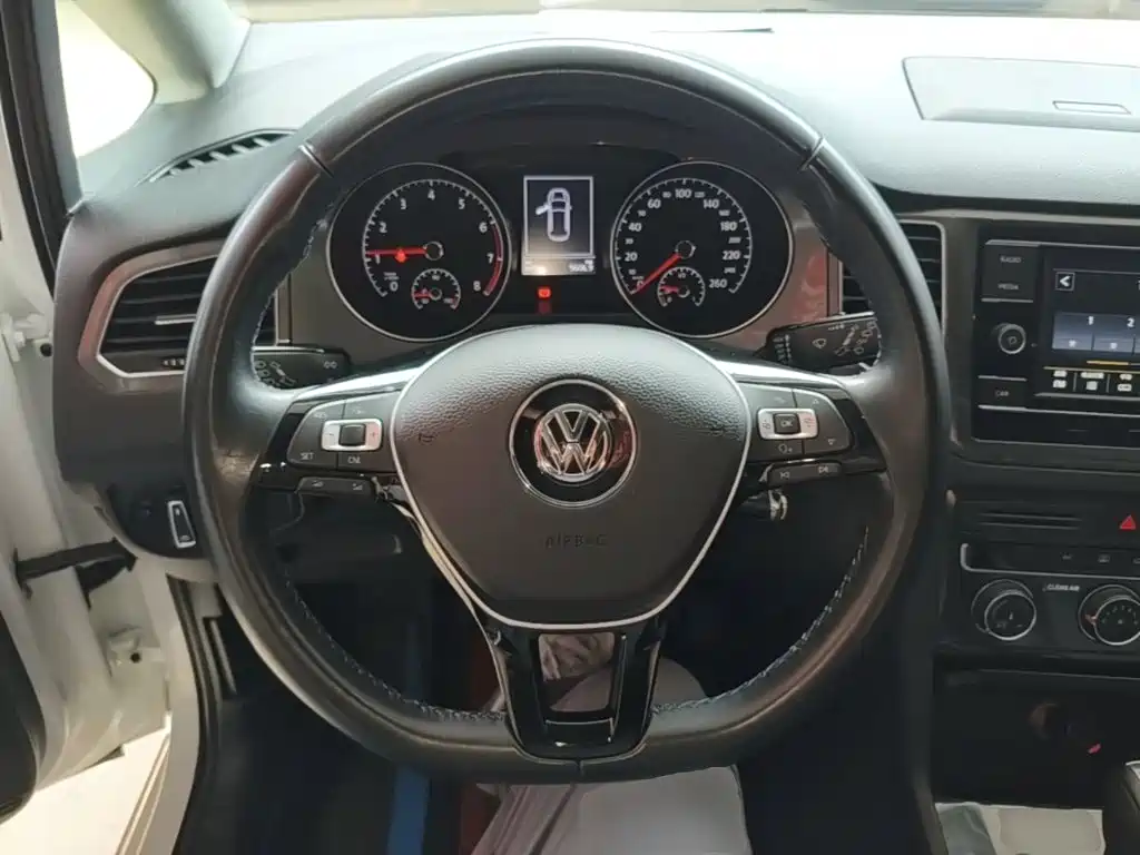 Volkswagen Golf Sportsvan 2018 — фото 11