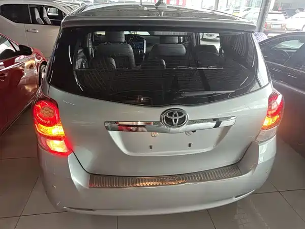 Toyota Yizhi 2014