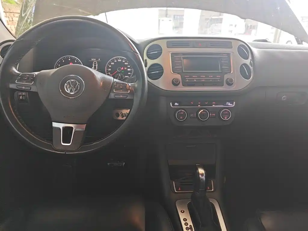 Volkswagen Tiguan 2015 — фото 10