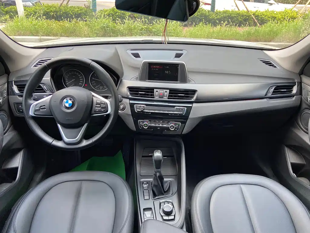 BMW X1 2017 — фото 11