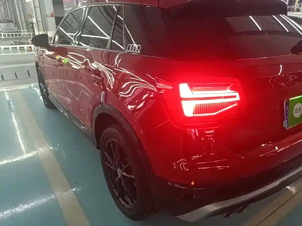 Audi Q2L 2020
