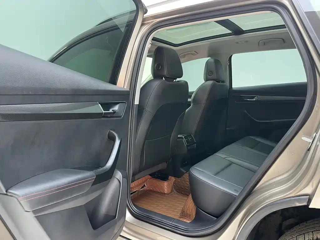 Skoda Karoq 2023 — фото 20