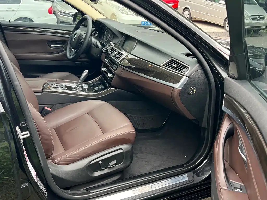 BMW 5 Series 2013 — фото 17