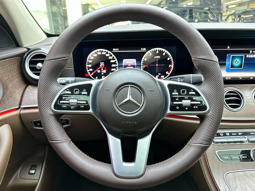 Mercedes-Benz E-Class 2020 — фото 10
