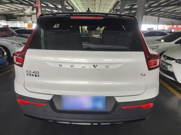 Volvo XC40 2021