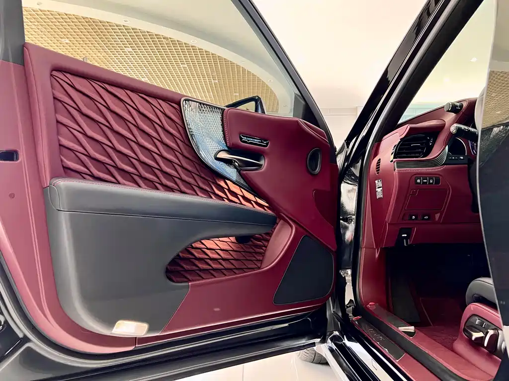 Lexus LS 2021 — фото 22