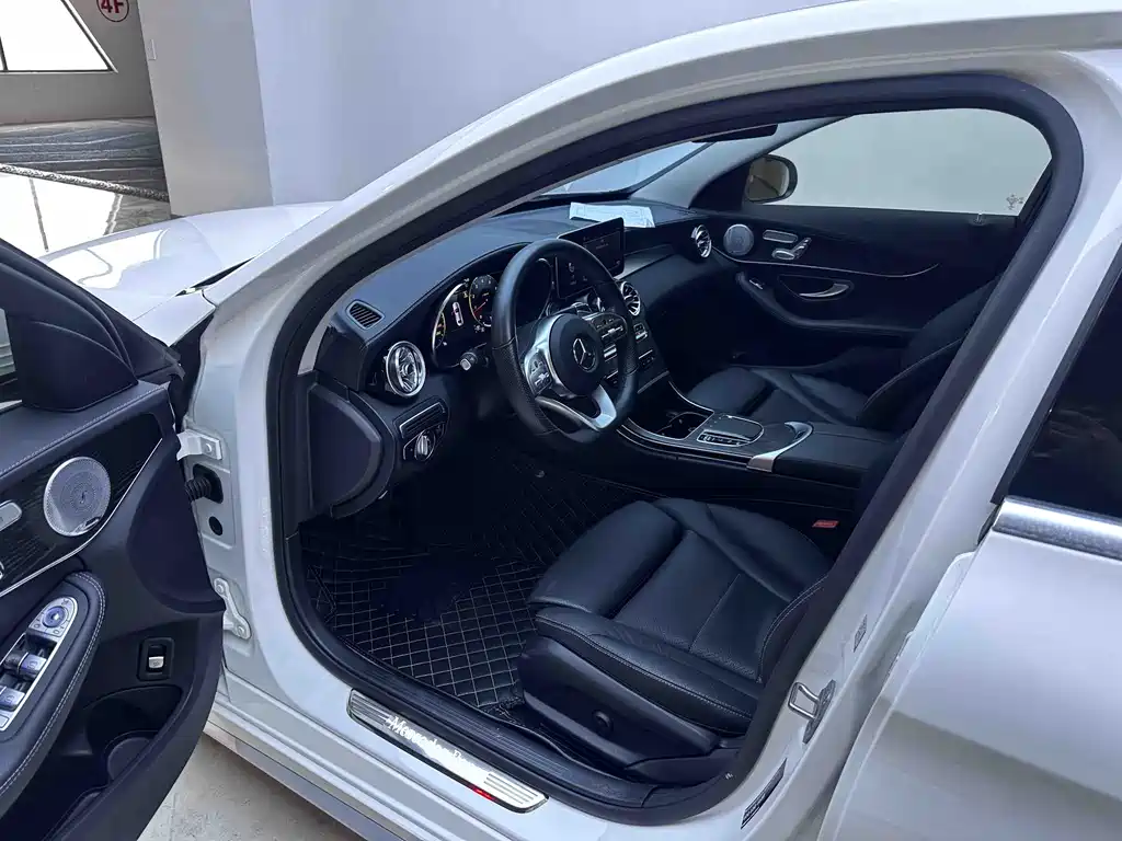 Mercedes-Benz C-Class 2021 — фото 18